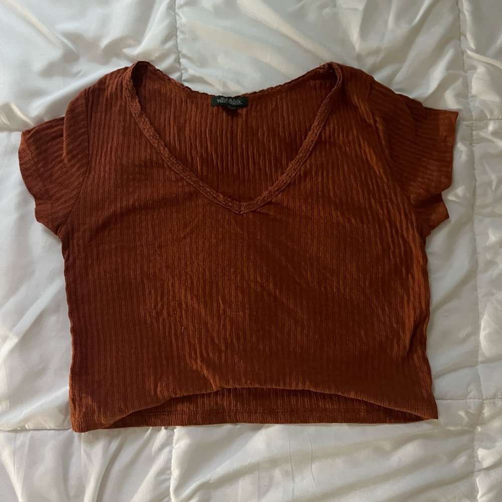 Size small, cute crop top.